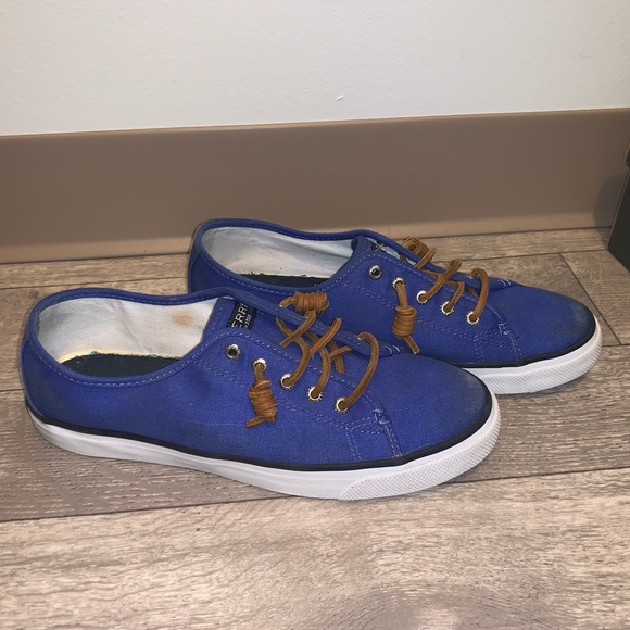 Sperry’s size 9 need to be cleaned - Picture 2 of 3